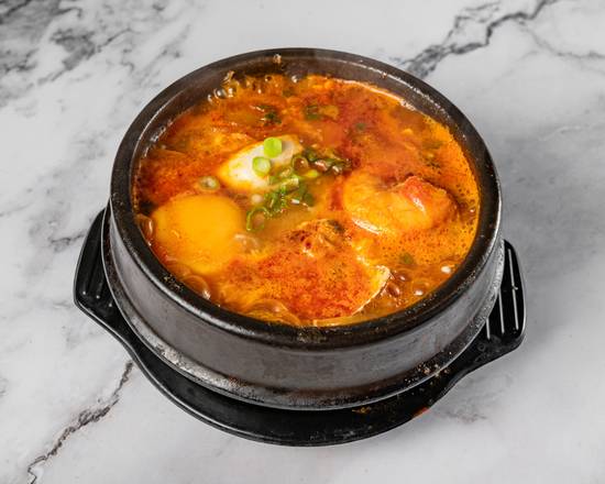 05. 해물순두부찌개 / 海鲜嫩豆腐锅 (Seafood Tofu Soup)
